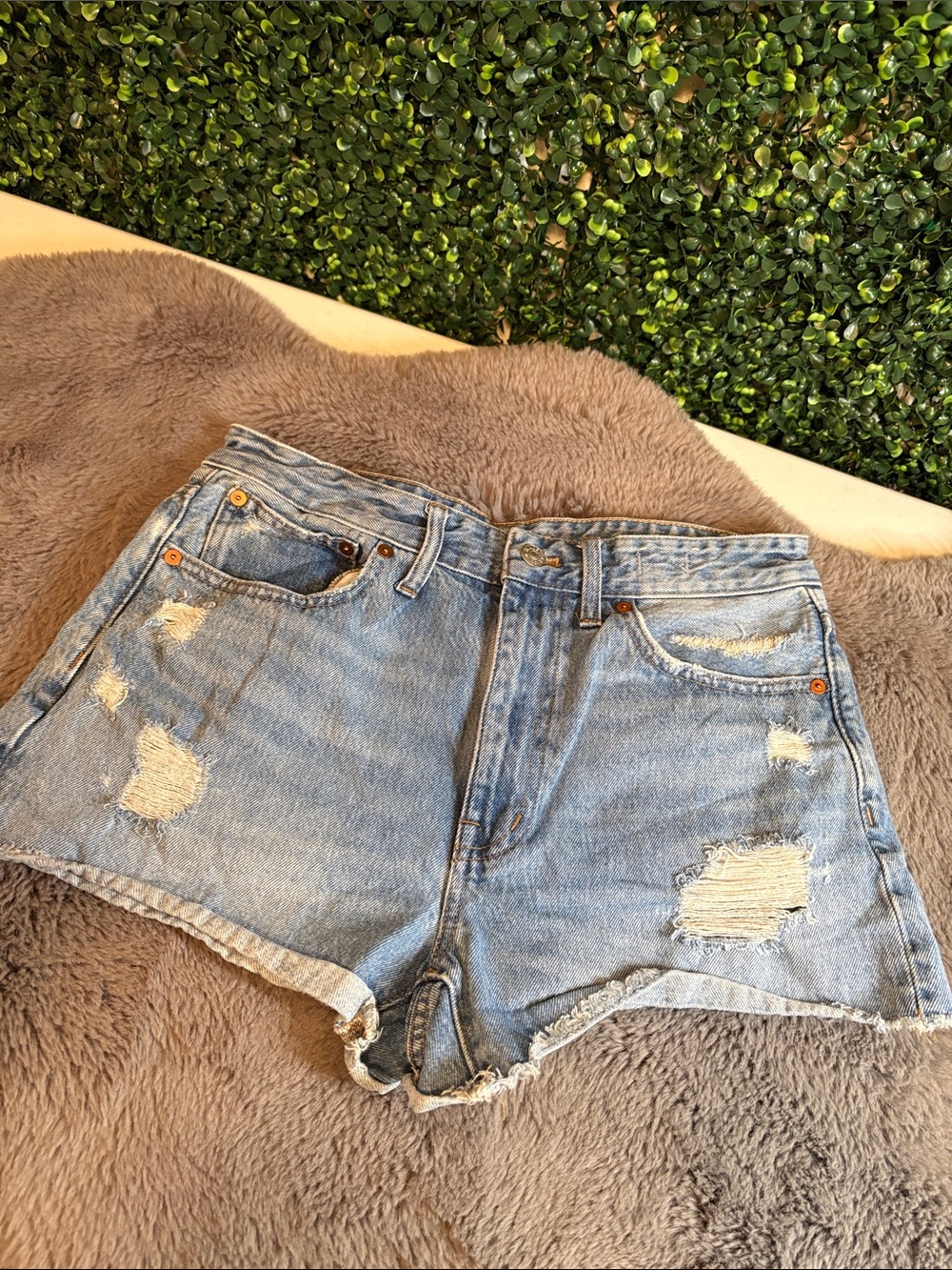 Madewell Relaxed Distressed Denim Cutoff Shorts Size 27
